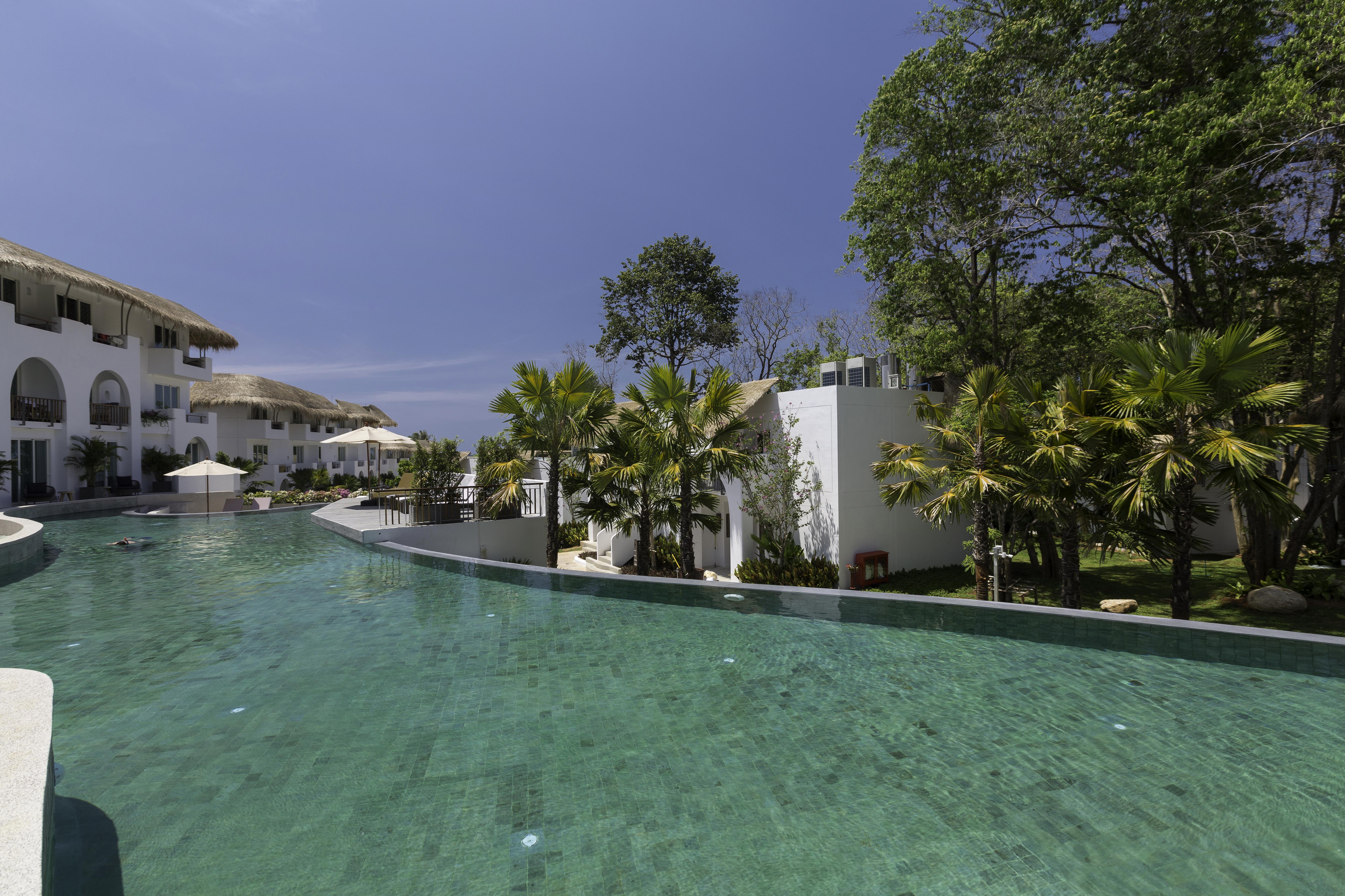 Eden Beach Khaolak Resort And Spa A Lopesan Collection Hotel - Sha Extra Plus Khao Lak Exterior foto The swimming pool at the resort