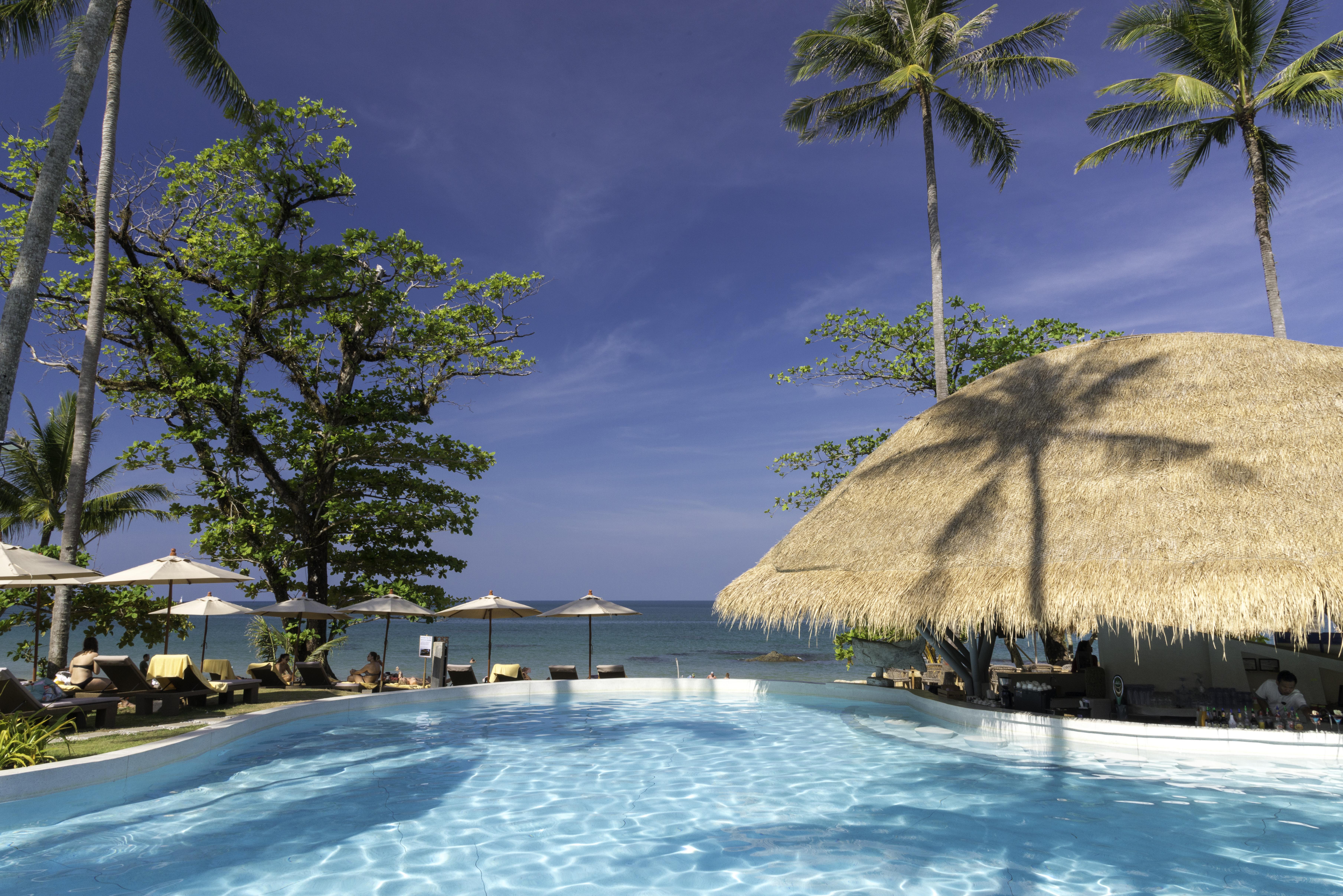 Eden Beach Khaolak Resort And Spa A Lopesan Collection Hotel - Sha Extra Plus Khao Lak Exterior foto The swimming pool at the resort