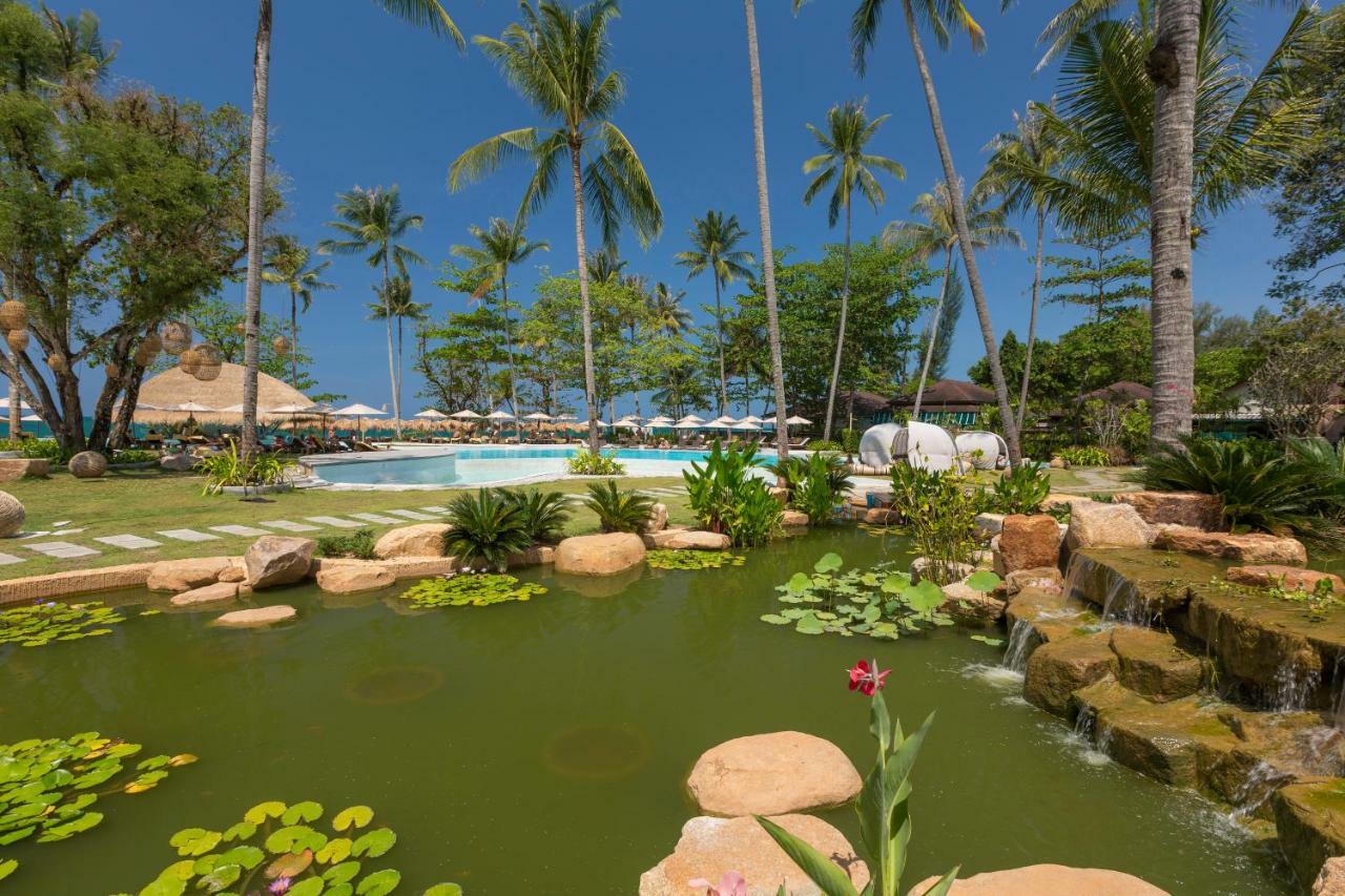 Eden Beach Khaolak Resort And Spa A Lopesan Collection Hotel - Sha Extra Plus Khao Lak Exterior foto The resort's swimming pool